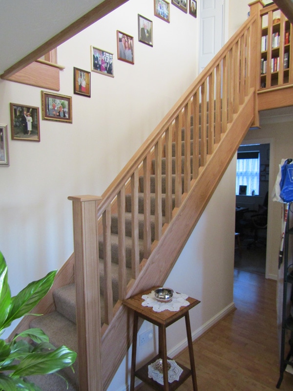 oak-staircase-navigation
